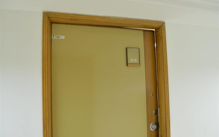 EDIFICIO CENTRO EJECUTIVO OFICINA 214