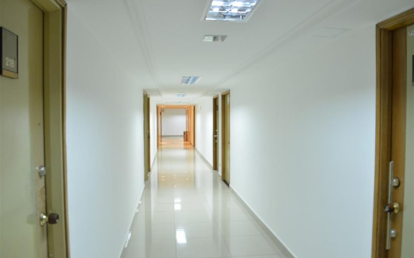 EDIFICIO CENTRO EJECUTIVO OFICINA 214