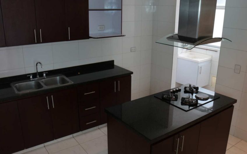 Edificio Jardín del Batan Apt 204